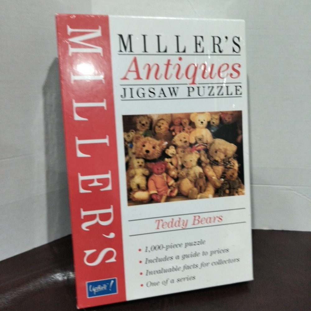 Antiques Teddy Bears Jigsaw Puzzle - Red and Brown